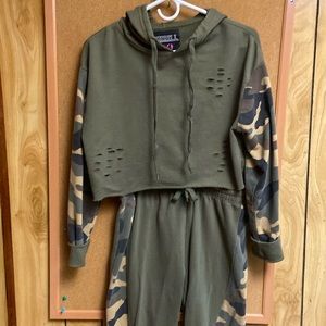 Thrill 94 warm-up suit